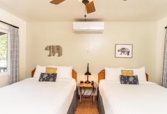 Buckeye Tree Lodge has Balcony rooms