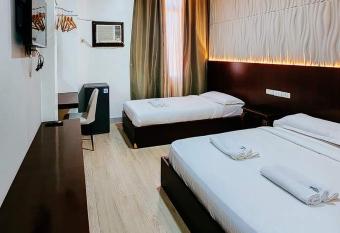 Bamboo Garden Bussiness Inn allows 18 year olds to book a room