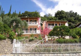 Villa Maria Makri has Balcony rooms