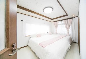 7 min to JR Yokkaichi STN Large House has Balcony rooms