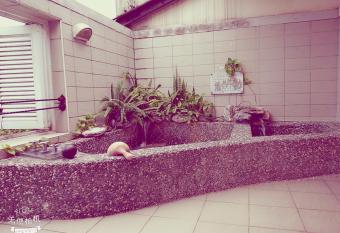 Mi Jing Garden Spring Resort has Balcony rooms