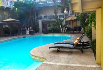 Baja Inn Hoteles La Mesa allows 18 year olds to book a room