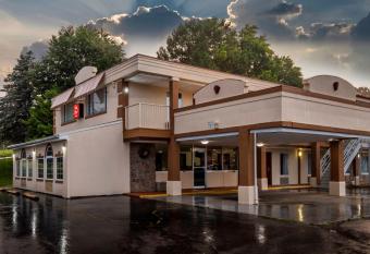 Red Roof Inn Abingdon has Smoking rooms