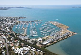 Manly Marina Cove Motel has Balcony rooms