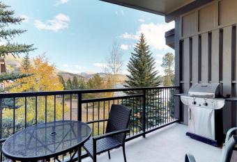 Lake Cliffe 302 has Balcony rooms
