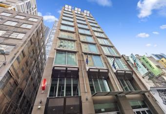 YEHS Hotel Melbourne CBD allows 18 year olds to book a room