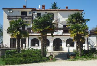 Apartments Lav has Balcony rooms