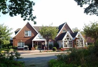 Hotel Waldquelle allows 18 year olds to book a room