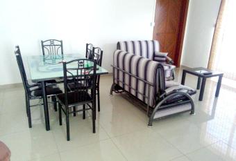 3 bedrooms appartement at Flic en Flac 200 m away from the beach with city view shared pool and balcony has Balcony rooms