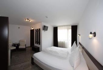 Pensiunea Denim has Balcony rooms