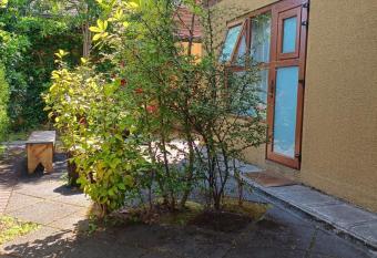 Borde lago I - II -III has rooms with a private hot tub