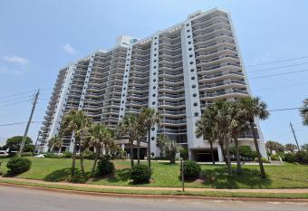 Surfside Resort has Balcony rooms