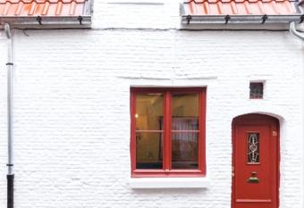 Romantic 16th century workers house has Balcony rooms