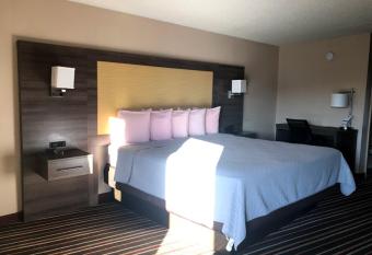 Legacy Inn - Gallatin has Smoking/Balcony rooms