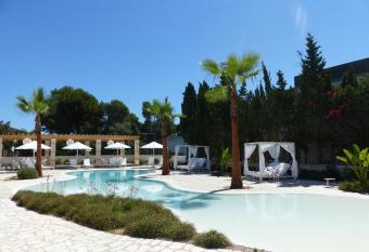 Sol i Vida Hotel - Adults Only allows 18 year olds to book a room