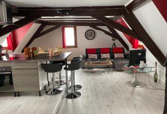 P tit Biscuit allows 18 year olds to book a room