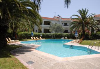 Niki Hotel Apartments has Balcony rooms