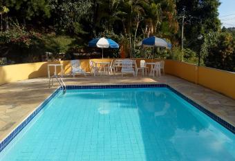 Condom  nio Vila Paradiso allows 18 year olds to book a room