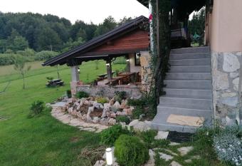 House Izvor has Balcony rooms