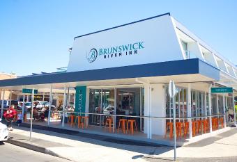 Brunswick River Inn has Balcony rooms