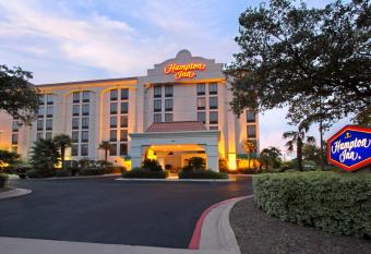 Hampton Inn Austin/Airport Area South allows 18 year olds to book a room