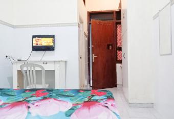 D Kost Ketintang has Balcony rooms