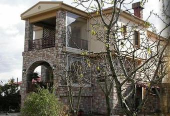 Akrolimnia has Balcony rooms