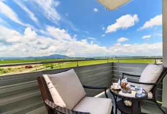 Luxury Apartment Avantgarden 3 allows 18 year olds to book a room