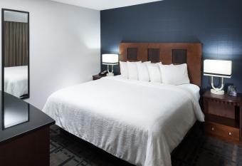 Embassy Suites by Hilton Anchorage has rooms with a private hot tub