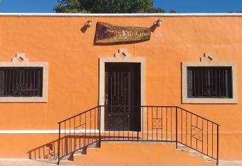 Hostel Casa Xtakay has Balcony rooms