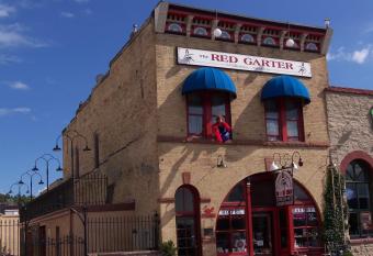 Red Garter Inn has Balcony rooms