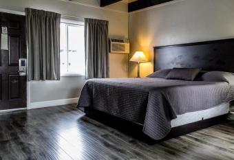 Lakeview Lodge Motel allows 18 year olds to book a room