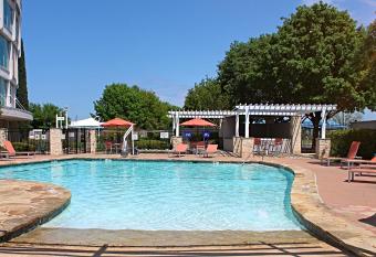 Hilton Austin Airport allows 18 year olds to book a room