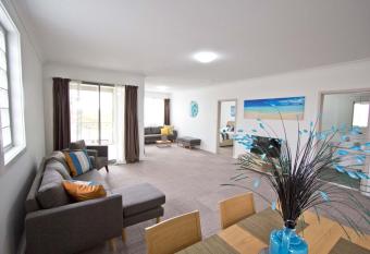 Morisset Serviced Apartments allows 18 year olds to book a room