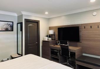 Americas Best Value Inn, Antioch allows 18 year olds to book a room