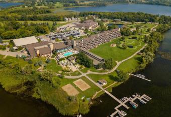 Arrowwood Resort And Conference Center has Balcony rooms