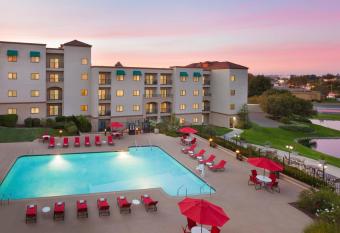 Embassy Suites by Hilton Temecula Valley Wine Country has Balcony rooms