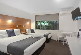 Pleasant Way River Lodge allows 18 year olds to book a room