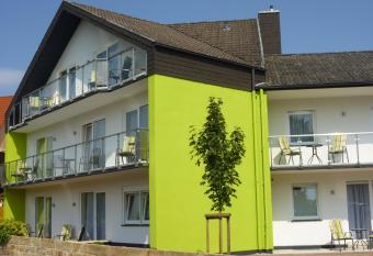 G  stehaus Deidesheim allows 18 year olds to book a room