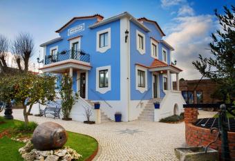 NINHO SALOIO has Balcony rooms