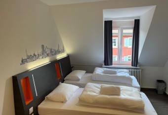 easyHotel Z  rich Limmatplatz allows 18 year olds to book a room
