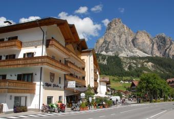 Hotel Italia has Balcony rooms