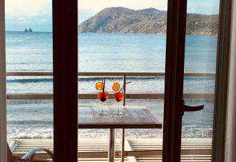 Le Cannier Hotel allows 18 year olds to book a room