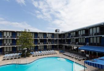 Brittany Motel has Balcony rooms