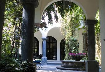 Casa Mision de San Miguel allows 18 year olds to book a room