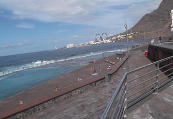 luis 211 has Balcony rooms