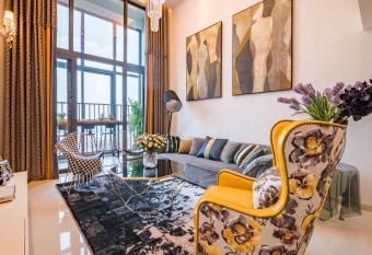 Rongyi Apartment has Balcony rooms