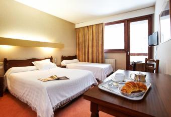 H  tel de Paris has Balcony rooms