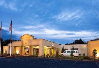 DoubleTree by Hilton Charlotte Airport has Balcony rooms