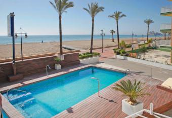 Sunday s Beach has Balcony rooms